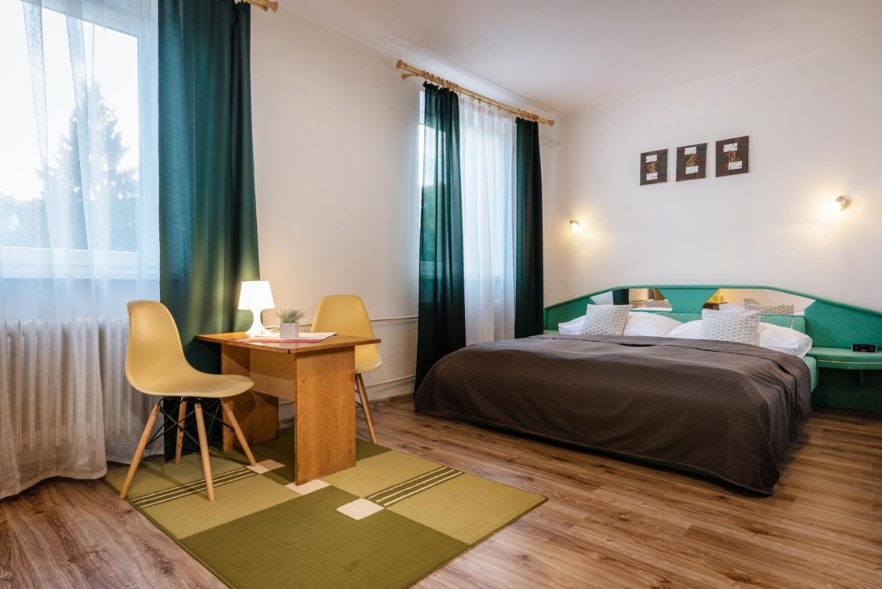 Hotel Poludnica Liptovský Mikuláš Εξωτερικό φωτογραφία